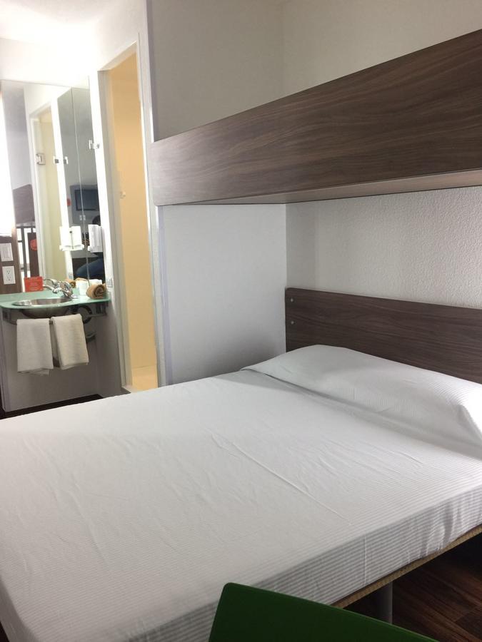 Hotel Hi! Керетаро Экстерьер фото